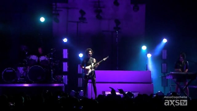 St. Vincent - Digital Witness (Coachella 2015, Weekend 2)