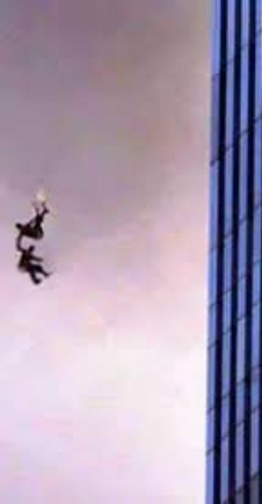 OMG!!!! A-Man-Falls-from-Radio-Tower-no body save him