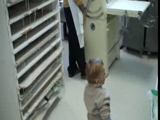 Léandre travail  a la boulangerie