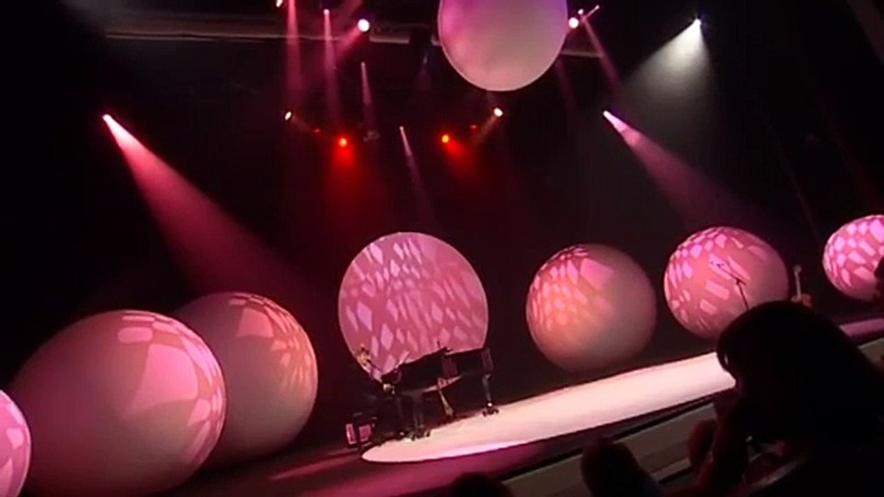 CHANSON PLUS BIFLUOREE - Moi je fais la vaisselle