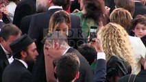 Nabilla marche sur le tapis rouge à Cannes comme une parfaite inconnue.