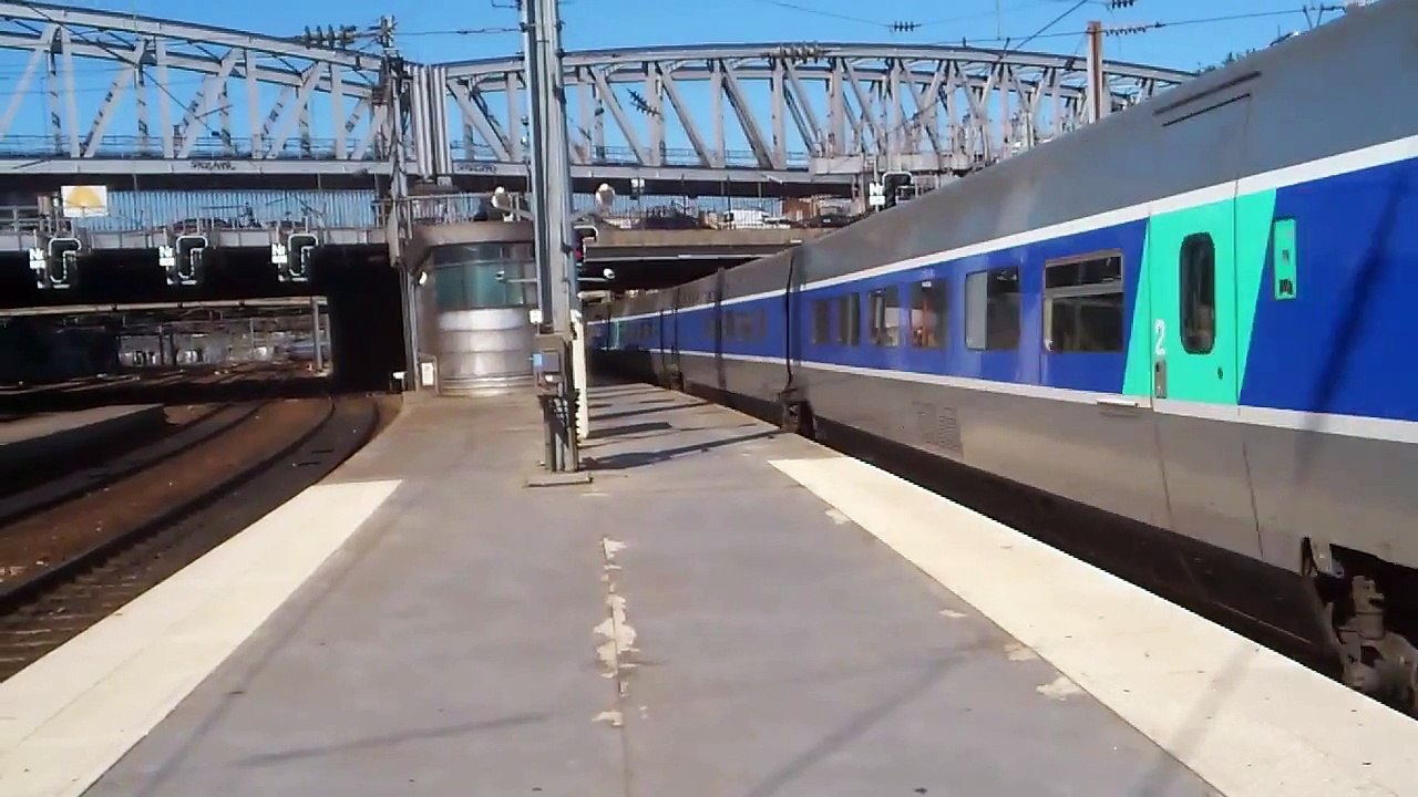 SNCF - [2 TGV] à l'arrivée à Paris Nord