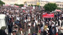 Yémen: des milliers de partisans des houthis manifestent à Sanaa