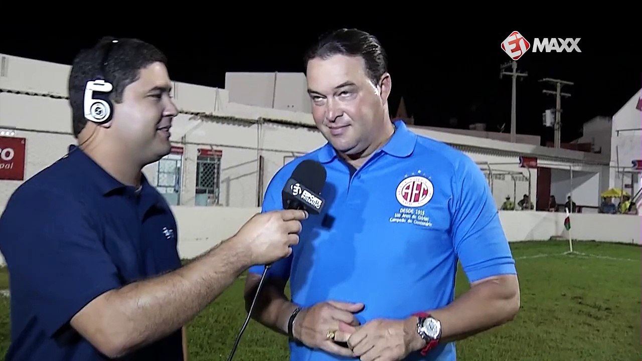 Após jogo, Roberto Fernandes reclama de torcedor com buzina