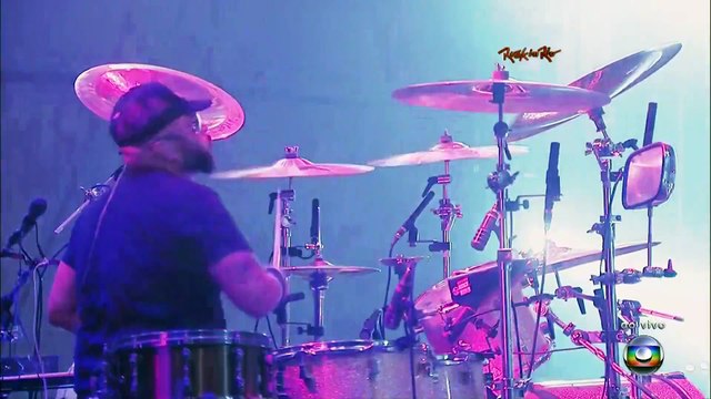 04 Mr. Brownstone - Guns n' Roses - Rock in Rio 2011 [FULL HD](1080p_H.264-AAC)