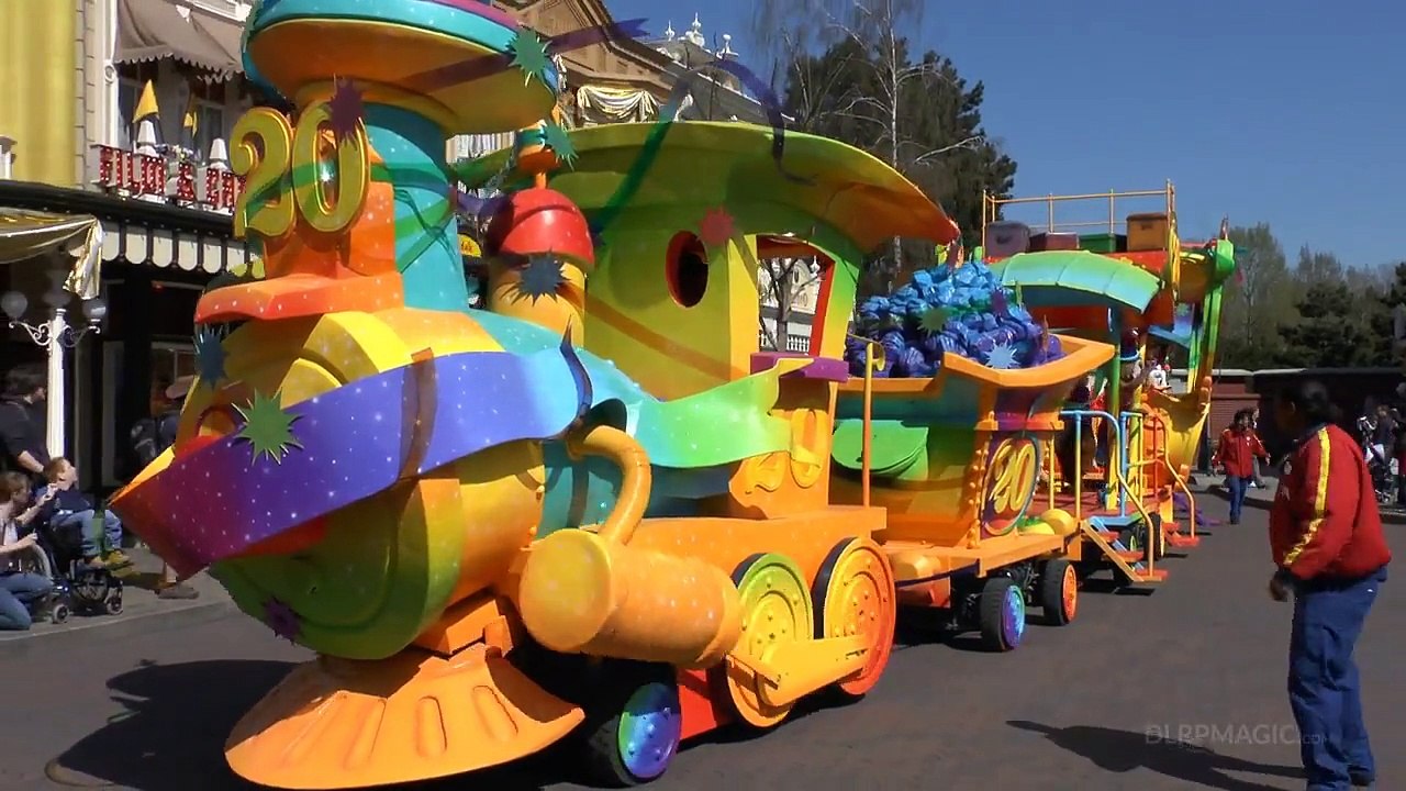 Disney's 20th Anniversary Celebration Train - Disneyland Paris HD