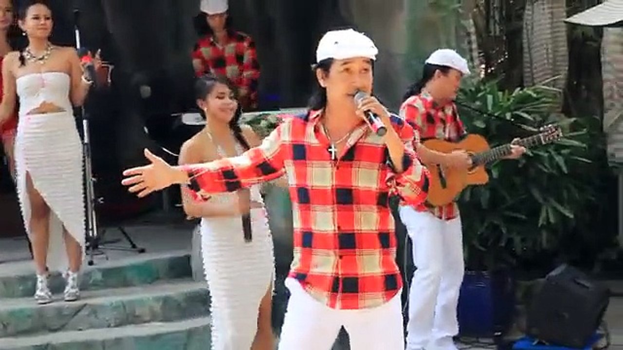 BAN NHẠC FLAMENCO GIPSY FIRE TP.HCM _  Walking By My Self - CS ĐÌNH HÙNG - CAFE VƯỜN ĐÁ