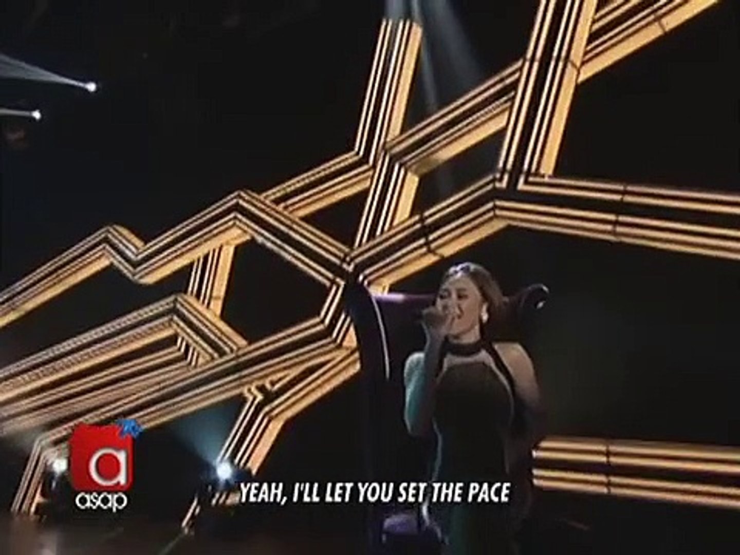 Sarah Geronimo sings