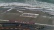 תיעוד נדיר של גלי ים שפוגעים במנחת המסוקים של רמב