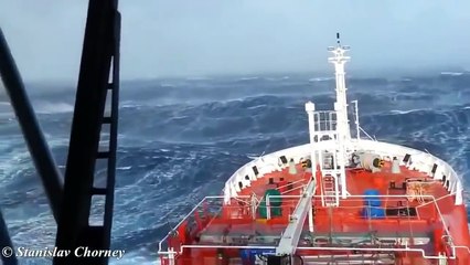 Корабль против шторма в 12 баллов