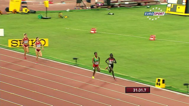 Molly Huddle perd sa médaille de bronze sur la ligne d'arrivée (Pékin 2015)