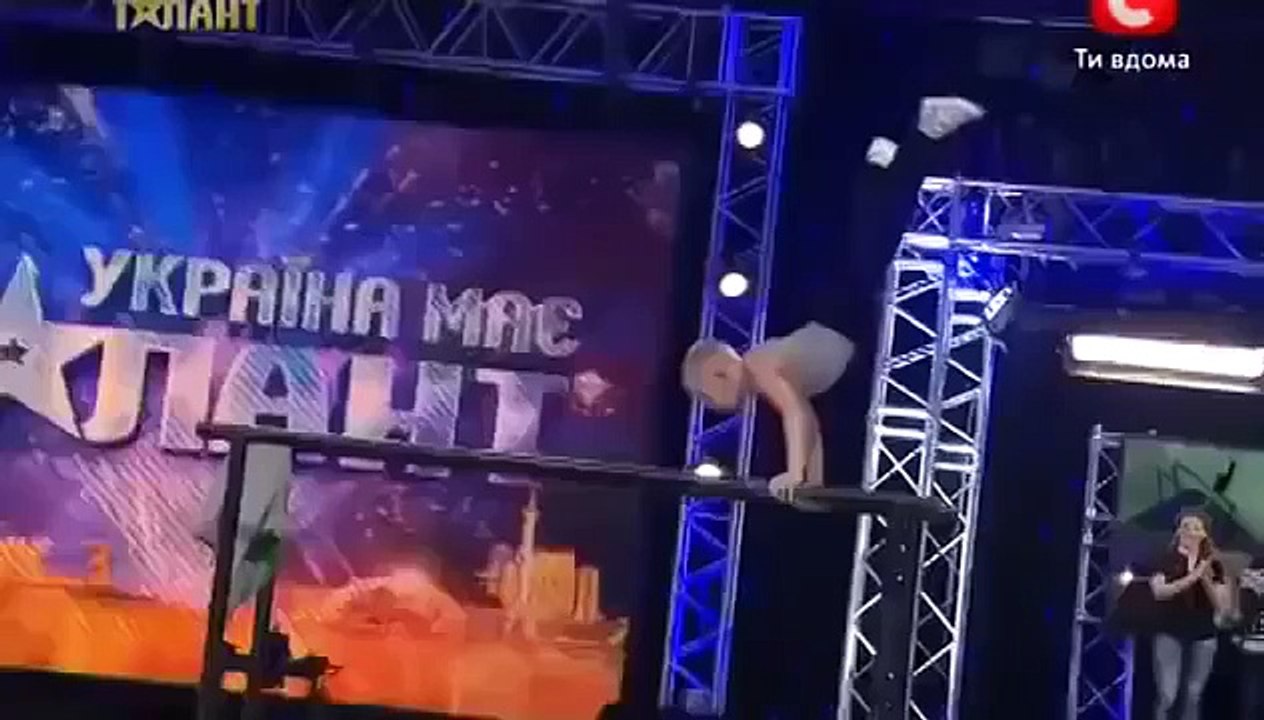 7 year old boy extrem talent in gym