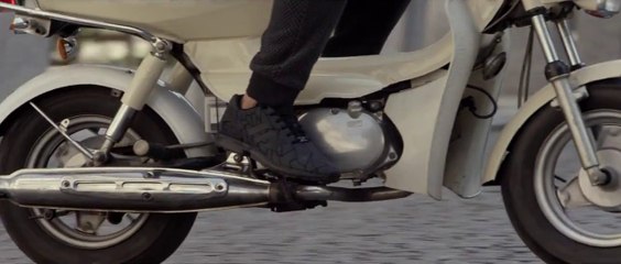 BBDO Paris pour Foot Locker - «Don't go unnoticed on your first day back» - «The Crew» - août 2015