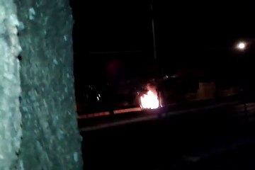 Vídeo: carro pega fogo próximo ao Estádio JK no Paranoá