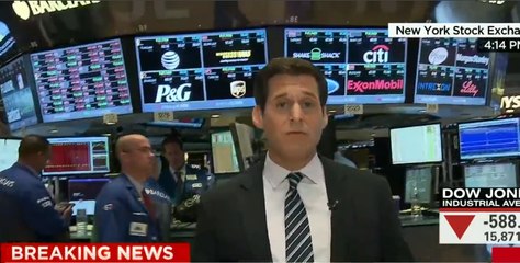 Le «lundi noir» des bourses, à travers les télés du monde