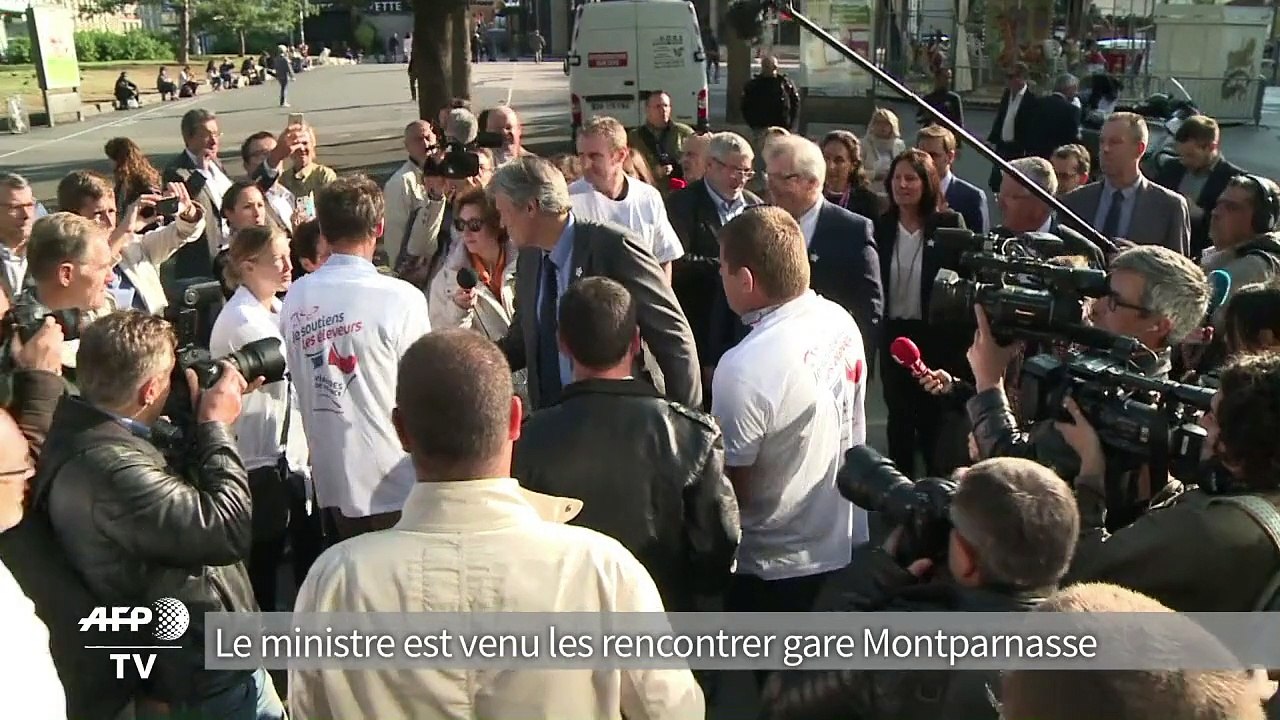 Viande française: Le Foll face à la colère des éleveurs