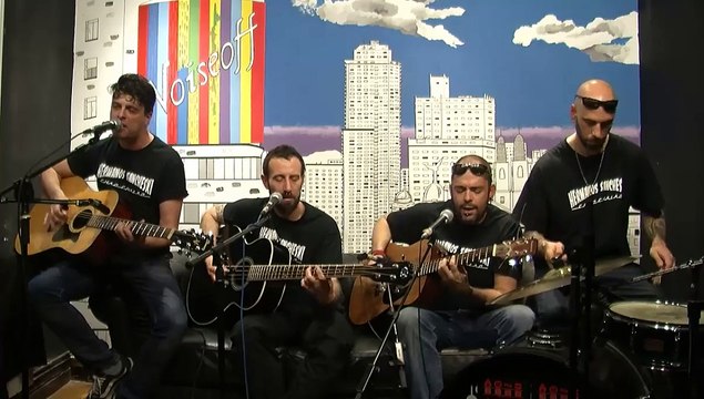 Hermanos Sancheski - Kelly Lebrock