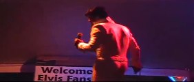 Stewart Duff sings 'That's Alright Mama' at Elvis Week 2007 (video)