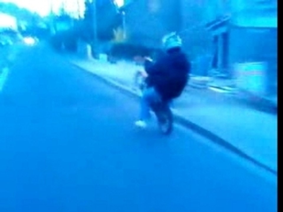 moi en roue avec ma ciao... sans freins!