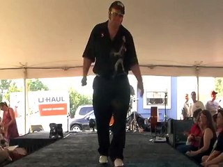 Don Adams sings 'Big Boss Man' at Elvis Week 2013 (video)