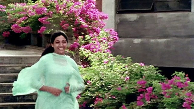 SAATH SAATH (1982) - Tum Ko Dekha To Yeh Khayal Aaya | Zindagi Dhoop Tum Ghana Saaya