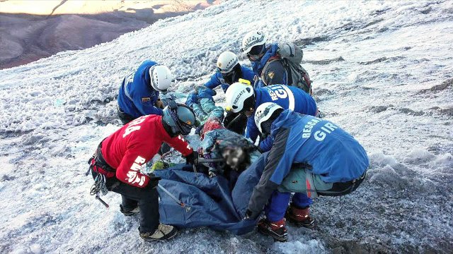 Ecuador: Encuentran cuerpos de hace 20 años en volcán [VIDEO]