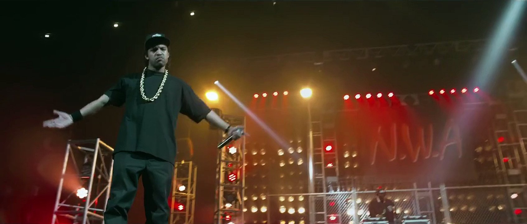 Straight Outta Compton Trailer (HD) 1080p