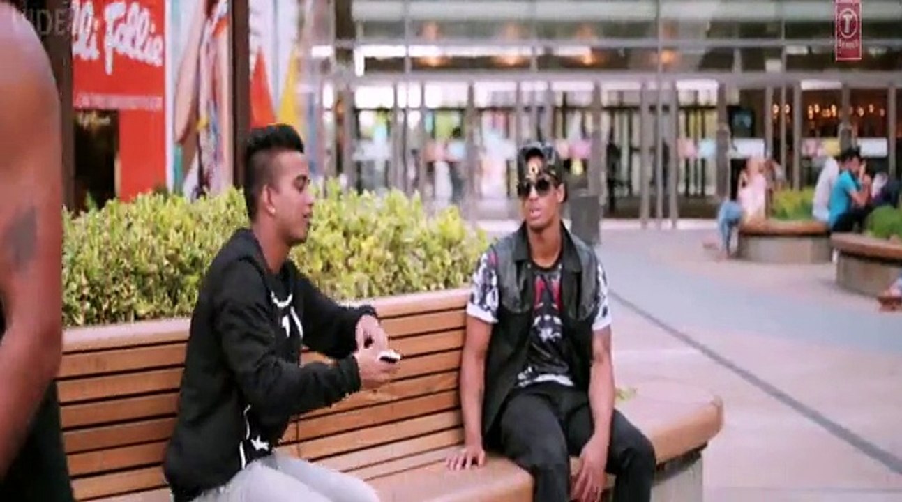 Love Dose (Desi Kalakaar) Yo Yo Honey Singh Full HD(videoming.in)