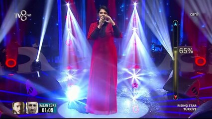 Jüri sahneye çıkıp Selfie çektirdi