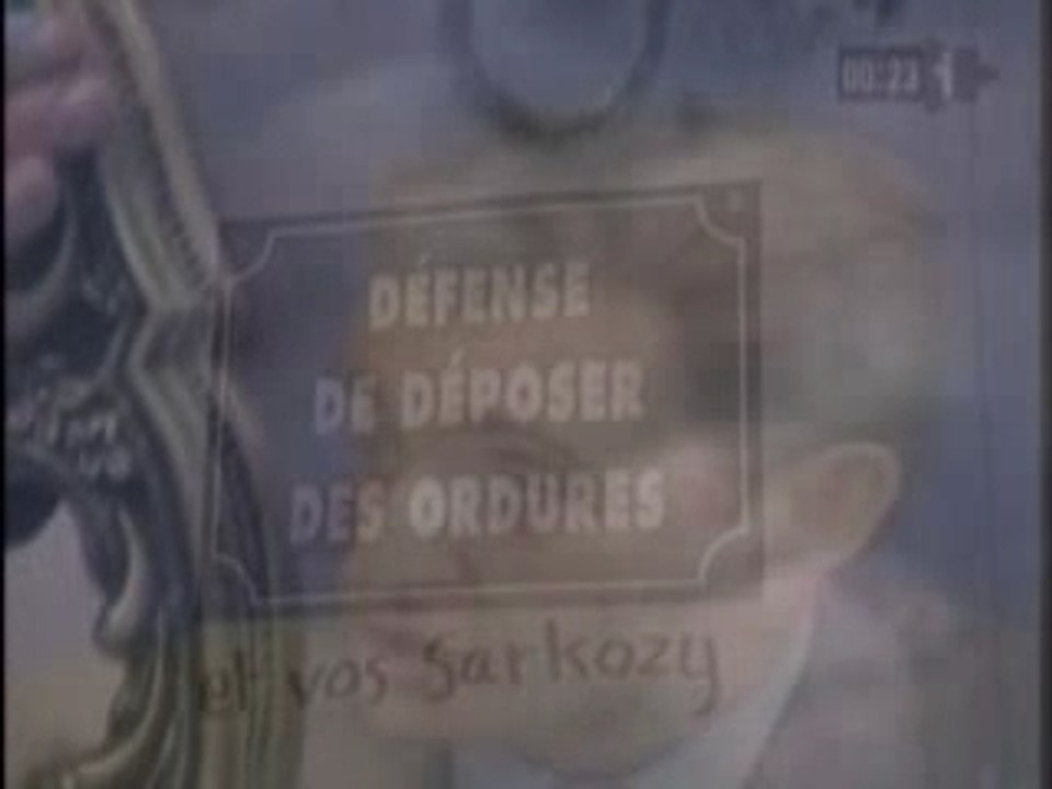 Les hommes aux épaules étroites avi