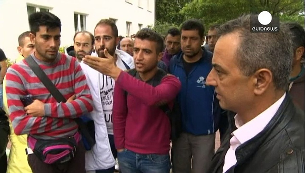 Friedland: de Maizière besucht überfülltes Erstaufnahmelager