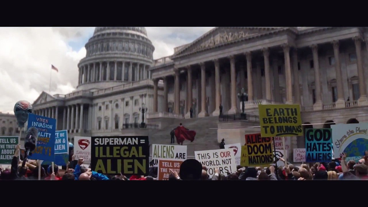 Batman V Superman Dawn of Justice Extended Trailer