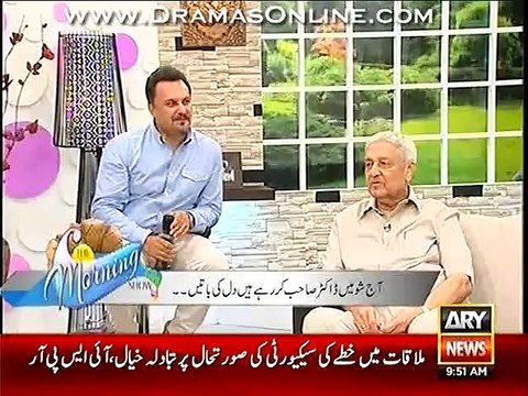 Abdul Qadeer Khan Sharing How Air Hostesses Taking Selfies With Him