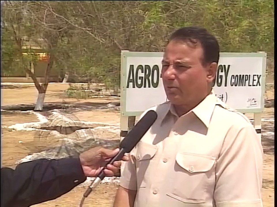 Shabbir Ibne Adil, PTV, News Report: Quade Azam Schoo (.2002)