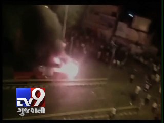 Surat: Protestors set buses on fire - Tv9 Gujarati