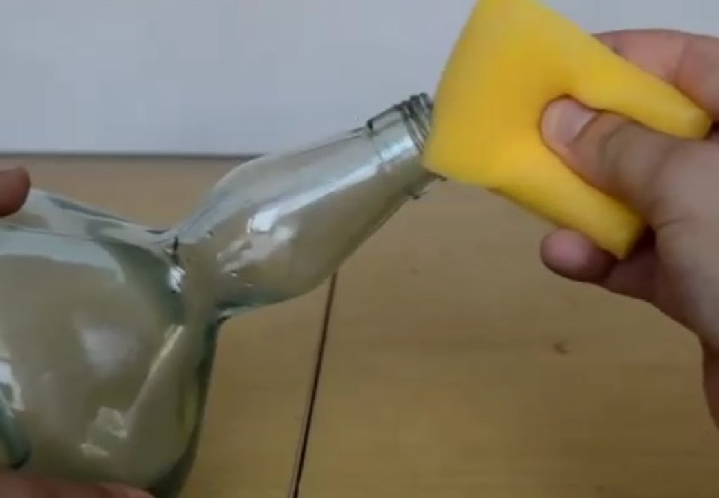 Elin Girmediği Cam Şişeler Nasıl Temizlenir?