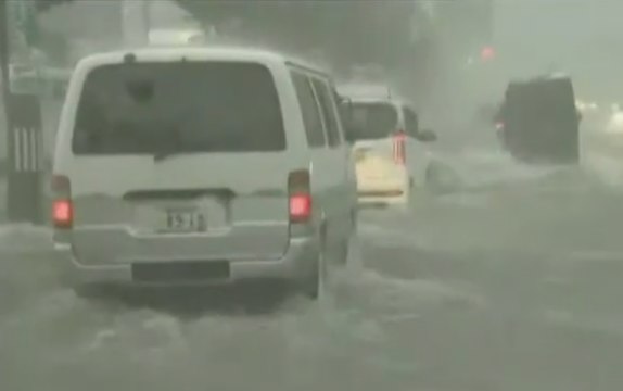 Le typhon Goni à travers nos télés, en 42 secondes