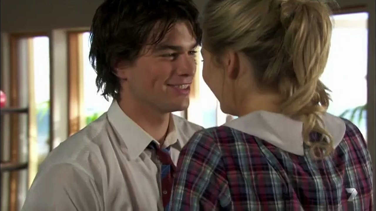 5964 - Josh, Maddy and Alf scene