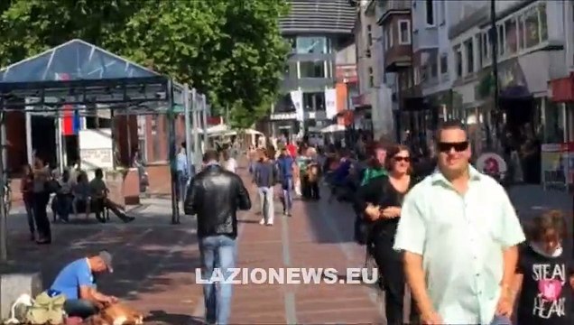 Bayer-Lazio, l'attesa dei laziali a Leverkusen (26082015)