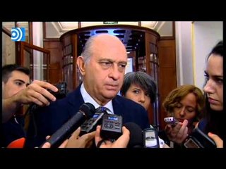 Fernández Díaz asegura que se está investigando el "incalificable atentado" a la joven de Vox