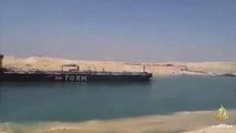 الجزيرة مباشر ترصد حركة عدد من السفن في مشروع قناة السويس الجديدة