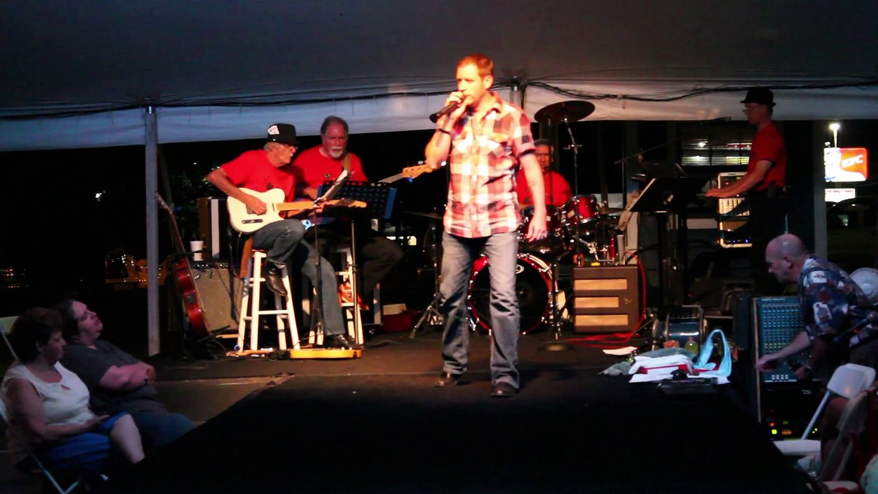 Brooke Wright & the Katz perform 'Love Me' Elvis Week 2015