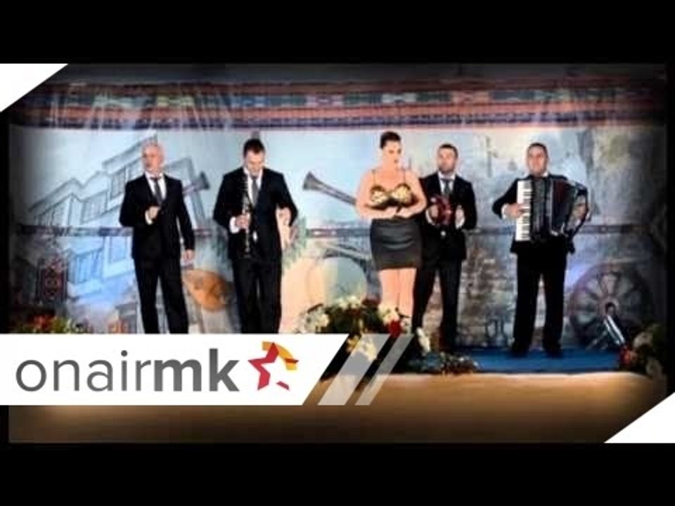 ANETA I MOLIKA- SLUSNIME MAJKO STARA (FOLK FEST SPASOVDEN 2013)