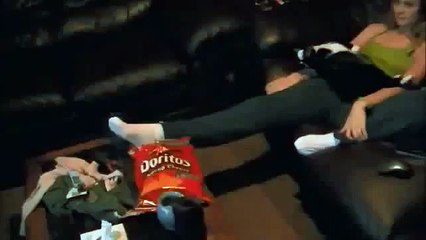 Girl Rips Nightmare Alien Fart On Unsuspecting Kitty