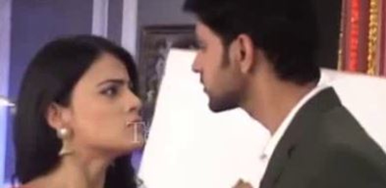 Ishani Hai Ranvir Ko Laker Pareshaan - 26 August 2015 - Meri Aashiqui Tum se Hi