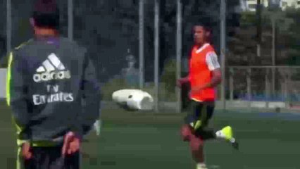 James Rodriguez scored a 'vaselina' goal during the training