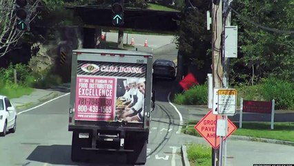 USA: accident spectaculaire d'un camion dans le Massachussetts