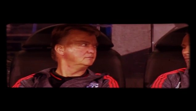 LvG & Ryan Giggs hilarious reaction to Chicharito’s awful penalty on the Man United