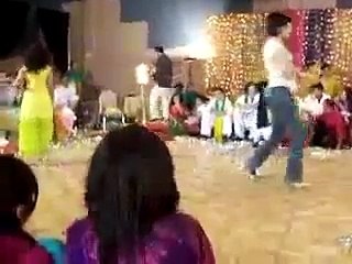 Anika and maheen slow motion dance