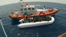 Itália resgata mais 120 migrantes no Mediterrâneo